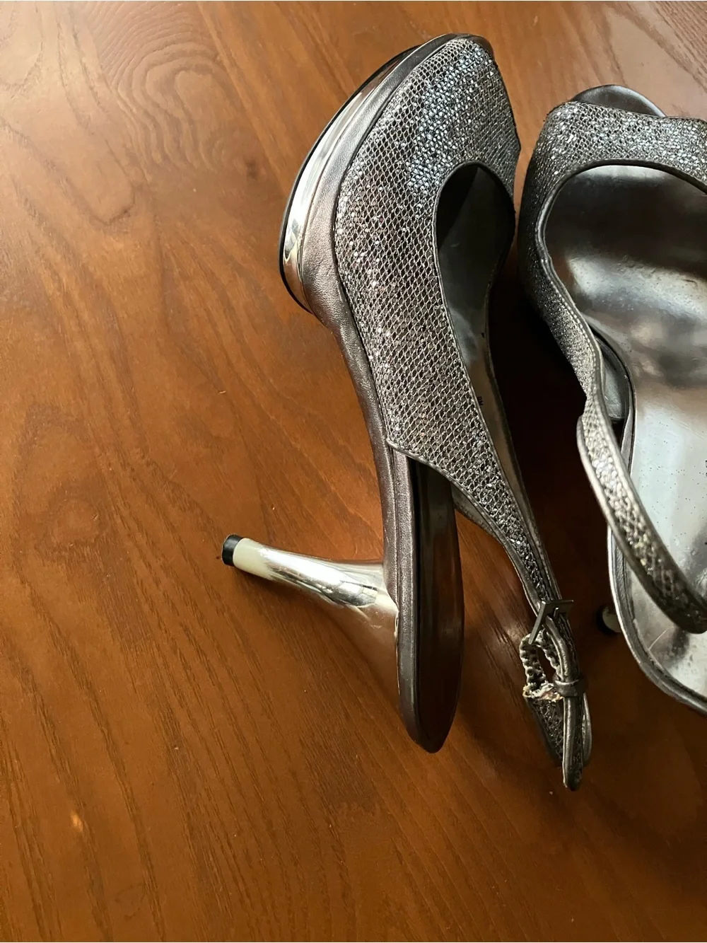 Nine West Women’s Sharon’s Metallic Silver Slingback Peep-Toe Heels Size 9
